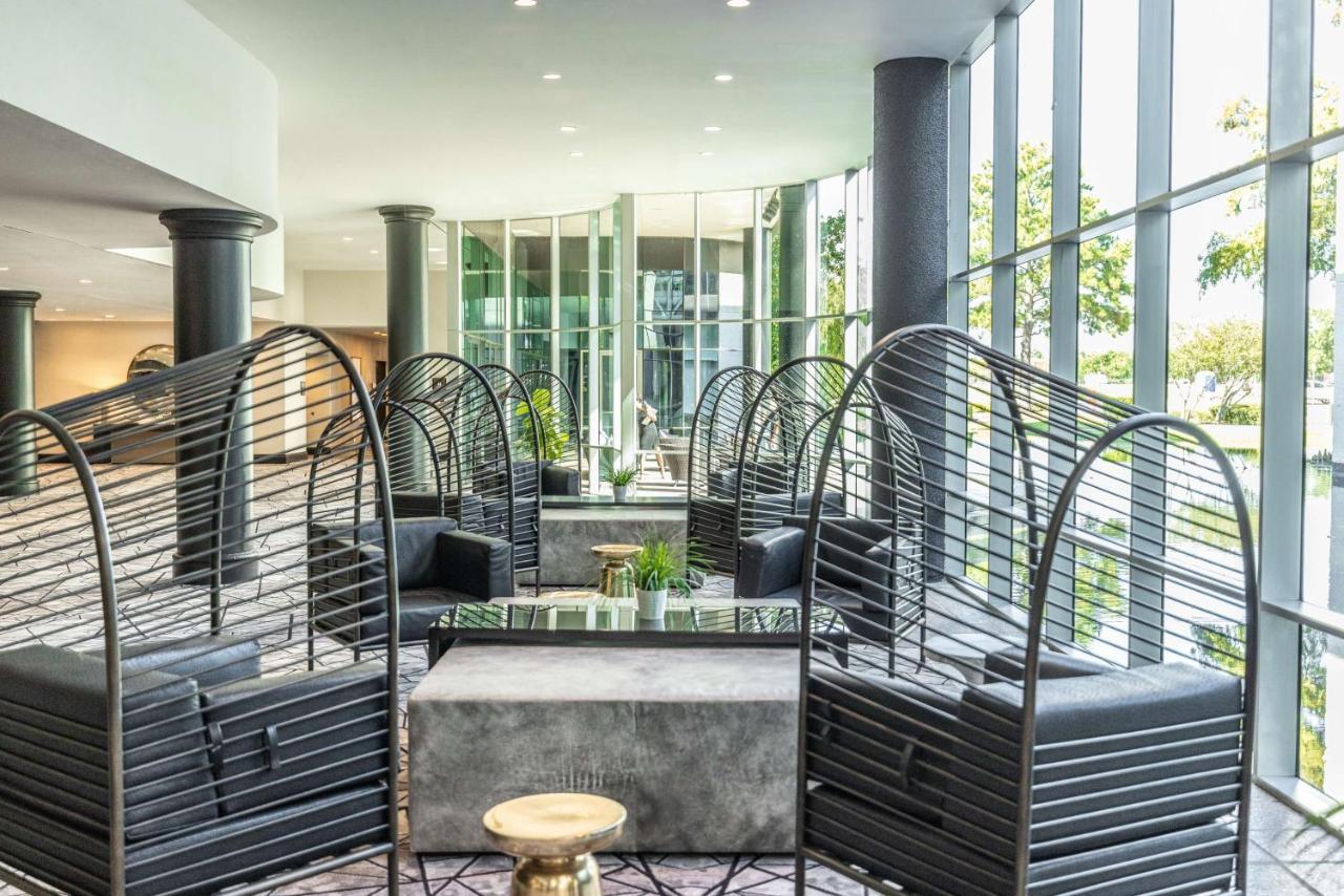 Hyatt Regency West Hotel